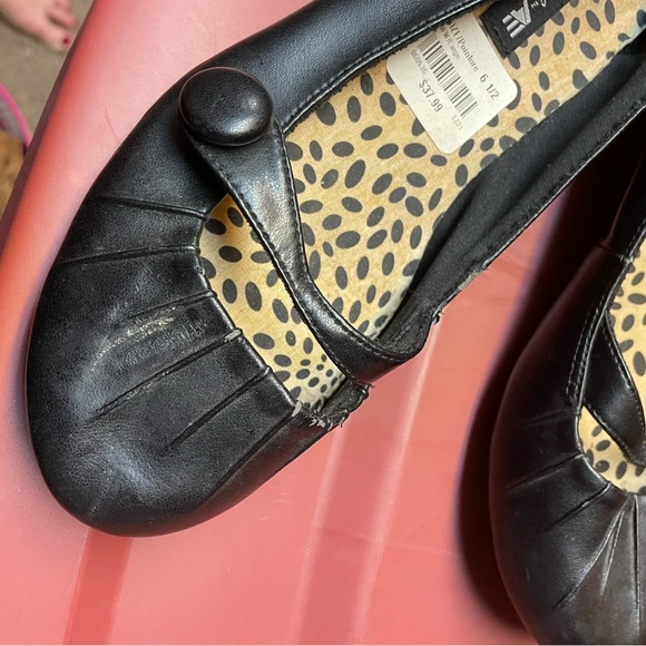 3/$25 American Eagle flats never worn outside ladies size 6.5 - Picture 2 of 5